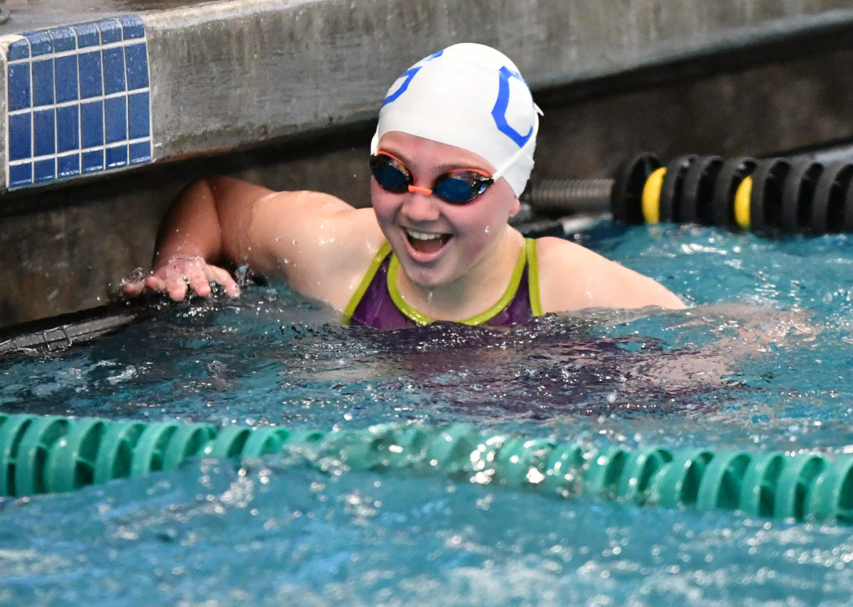 14.girls_200free-1